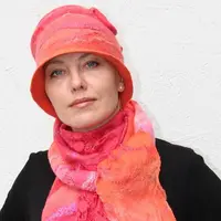 Валяние и декор шапочки в технике шибори