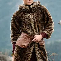 Пальто и накидки