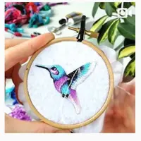 Вышивка броши Колибри