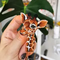 Брошь гладью