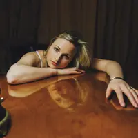 Насилие и Деньги