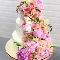 Многоярусный торт