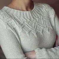 Шапка и свитер аранами Crystal