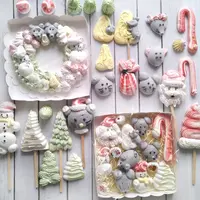 Новогодние фигурки из безе