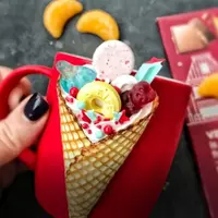 Рожок со сладостями из глины