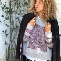 Свитер яркий квадрат