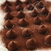 4 трюфеля: Боб Тонка, Сникерс, Баунти, Смородина-Кардамон