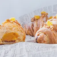 Круассаны с двойными и солеными начинками