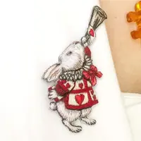 Брошь Кролик Герольд