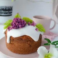 Сирень и листья из пластичного шоколада, украшаем куличи