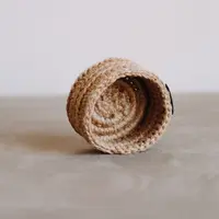 Вязаная корзина и сумка из джута