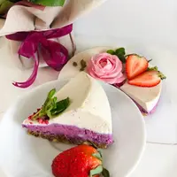 RAW торт «Смородина-кокос»