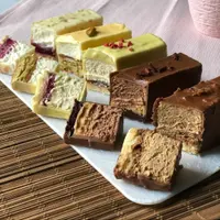 Нарезные пирожные