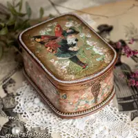 Антикварная шкатулка