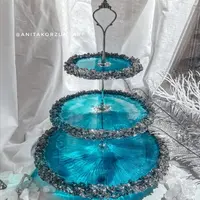 Этажерка из жидкой смолы с эффектом прожилок