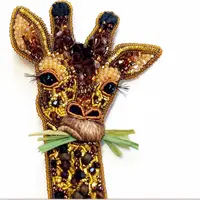 Вышивка броши Жираф