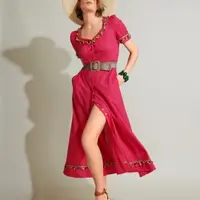 Летнее приталенное платье