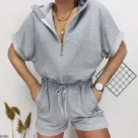 Выкройка летнего комбинезона худи с шортами и рукавом кимоно