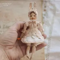 Подвижная ватная елочная игрушка "Зайка болтушка"