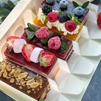 Муссовые нарезные пирожные