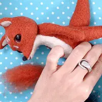 Валяние кукол с помощью иглы и ниток