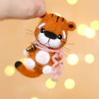 Тигрёнок-брошь