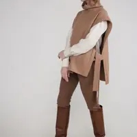 Пончо (манишка) из трикотажа Penelope C