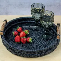 Совместник по плетению подноса