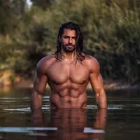 Спрячь свою девушку