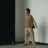 Свитер со швами