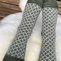 Жаккардовые носки спицами Jaegerzaunsocks