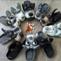 Волк и четверо собак