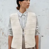 Вязаный спицами жилет Crisp Morning