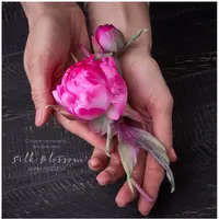 Бутонный пион из ткани