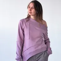 Трикотажный свитер с открытыми краями