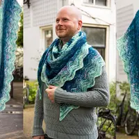 Шаль с переходами цветов Mesmerizing Mermaid