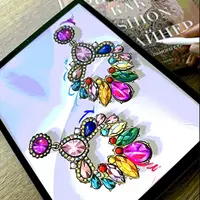 Fashion иллюстрация в стиле Реалистичный скетч