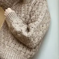 Теплый свитер оверсайз вязаный спицами Korshavn