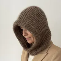 Модный капюшон, вязанный объемной резинкой Hebrides