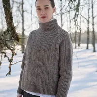 Вязаный спицами текстурный пуловер Cinnamon Twist