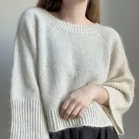 Вязанная спицами женственная блуза Lyra