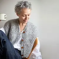 Элегантный жилет рельефным узором спицами Leander Cardi Vest