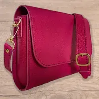 Маленькая наплечная сумка женская