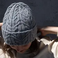 Шапка с высоким отворотом Yalecrest