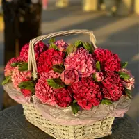 Пионы в шляпной коробке: от бутона до букета