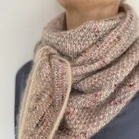 Вязаная спицами простая текстурная шаль Uptown