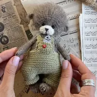 Выдренок в комбинезончике с рыбкой