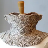 Вязаный спицами снуд с косами Anglebury Cowl