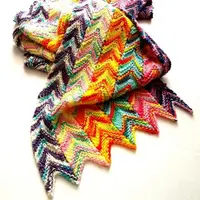 Вязаный спицами шарф в стиле миссони Dyer`s Delight